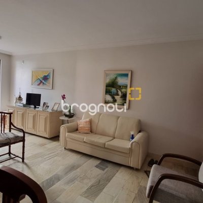 Apartamento com 111m², 3 quartos (sendo 1 suíte), 1 garagem, no bairro Trindade em Florianópolis