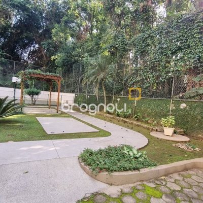 Apartamento com 111m², 3 quartos (sendo 1 suíte), 1 garagem, no bairro Trindade em Florianópolis