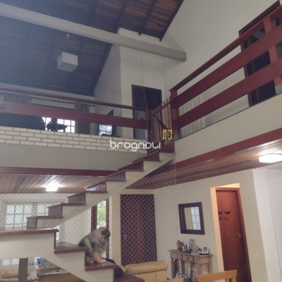 Casa com 305m², 3 quartos (sendo 2 suítes), 3 garagens, no bairro Ingleses do Rio Vermelho em Florianópolis