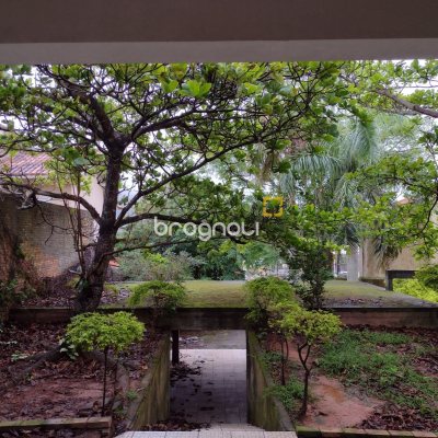 Casa com 305m², 3 quartos (sendo 2 suítes), 3 garagens, no bairro Ingleses do Rio Vermelho em Florianópolis