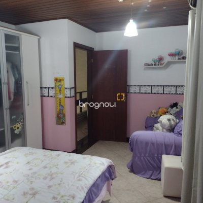 Casa com 305m², 3 quartos (sendo 2 suítes), 3 garagens, no bairro Ingleses do Rio Vermelho em Florianópolis
