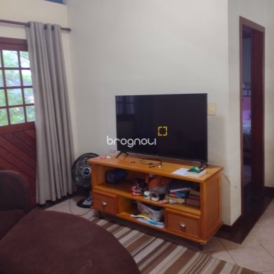 Casa com 305m², 3 quartos (sendo 2 suítes), 3 garagens, no bairro Ingleses do Rio Vermelho em Florianópolis
