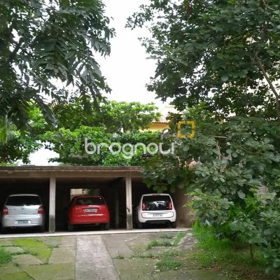 Casa com 305m², 3 quartos (sendo 2 suítes), 3 garagens, no bairro Ingleses do Rio Vermelho em Florianópolis