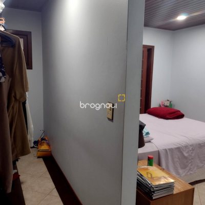 Casa com 305m², 3 quartos (sendo 2 suítes), 3 garagens, no bairro Ingleses do Rio Vermelho em Florianópolis