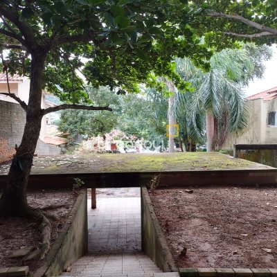 Casa com 305m², 3 quartos (sendo 2 suítes), 3 garagens, no bairro Ingleses do Rio Vermelho em Florianópolis