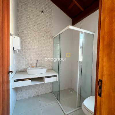 Casa Comercial com 75m², 3 quartos (sendo 1 suíte), 1 garagem, no bairro Jardim Eldorado em Palhoça