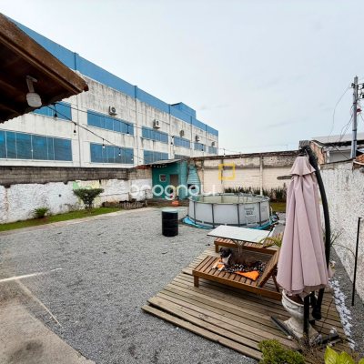 Casa Comercial com 75m², 3 quartos (sendo 1 suíte), 1 garagem, no bairro Jardim Eldorado em Palhoça