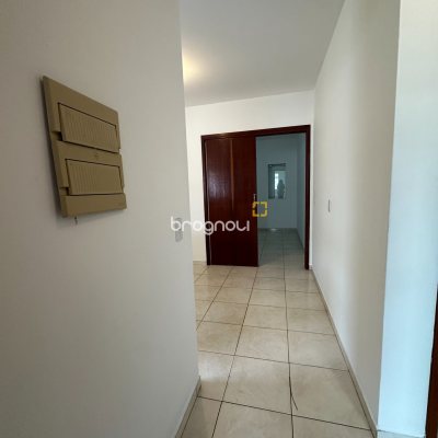 Casa Comercial com 200m², 3 quartos (sendo 1 suíte), 1 garagem, no bairro Jardim Eldorado em Palhoça