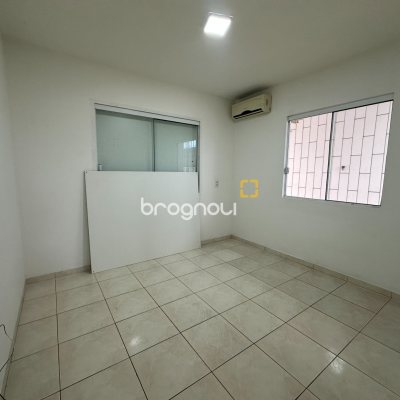 Casa Comercial com 200m², 3 quartos (sendo 1 suíte), 1 garagem, no bairro Jardim Eldorado em Palhoça