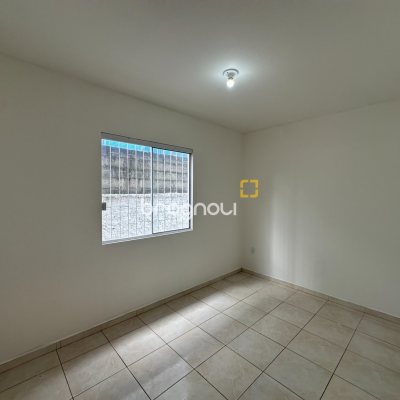 Casa Comercial com 200m², 3 quartos (sendo 1 suíte), 1 garagem, no bairro Jardim Eldorado em Palhoça