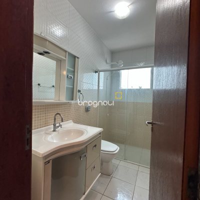 Casa Comercial com 200m², 3 quartos (sendo 1 suíte), 1 garagem, no bairro Jardim Eldorado em Palhoça