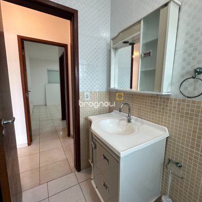 Casa Comercial com 200m², 3 quartos (sendo 1 suíte), 1 garagem, no bairro Jardim Eldorado em Palhoça