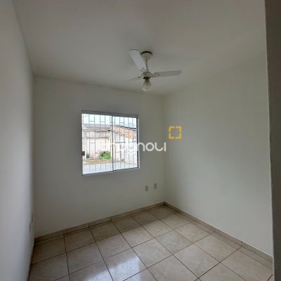 Casa Comercial com 200m², 3 quartos (sendo 1 suíte), 1 garagem, no bairro Jardim Eldorado em Palhoça