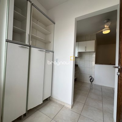 Casa Comercial com 200m², 3 quartos (sendo 1 suíte), 1 garagem, no bairro Jardim Eldorado em Palhoça