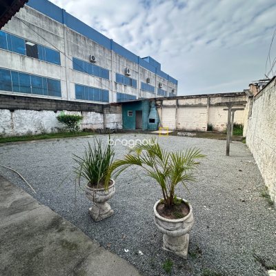 Casa Comercial com 200m², 3 quartos (sendo 1 suíte), 1 garagem, no bairro Jardim Eldorado em Palhoça