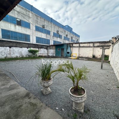Casa Comercial com 200m², 3 quartos (sendo 1 suíte), 1 garagem, no bairro Jardim Eldorado em Palhoça