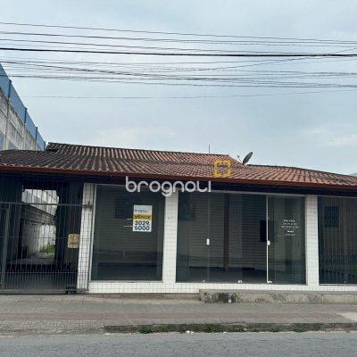 Casa Comercial com 200m², 3 quartos (sendo 1 suíte), 1 garagem, no bairro Jardim Eldorado em Palhoça
