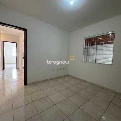 Casa Comercial com 200m², 3 quartos (sendo 1 suíte), 1 garagem, no bairro Jardim Eldorado em Palhoça