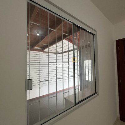Casa Comercial com 200m², 3 quartos (sendo 1 suíte), 1 garagem, no bairro Jardim Eldorado em Palhoça