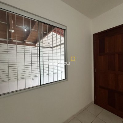 Casa Comercial com 200m², 3 quartos (sendo 1 suíte), 1 garagem, no bairro Jardim Eldorado em Palhoça