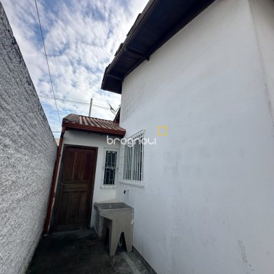 Casa Comercial com 200m², 3 quartos (sendo 1 suíte), 1 garagem, no bairro Jardim Eldorado em Palhoça