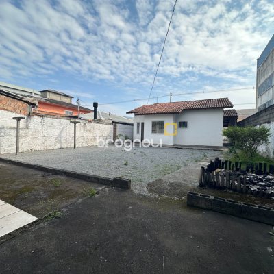 Casa Comercial com 200m², 3 quartos (sendo 1 suíte), 1 garagem, no bairro Jardim Eldorado em Palhoça
