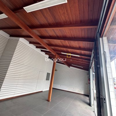 Casa Comercial com 200m², 3 quartos (sendo 1 suíte), 1 garagem, no bairro Jardim Eldorado em Palhoça