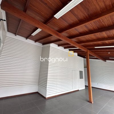 Casa Comercial com 200m², 3 quartos (sendo 1 suíte), 1 garagem, no bairro Jardim Eldorado em Palhoça