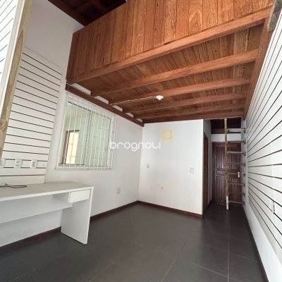 Casa Comercial com 200m², 3 quartos (sendo 1 suíte), 1 garagem, no bairro Jardim Eldorado em Palhoça