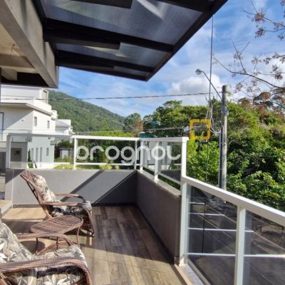 Casa de Condomínio com 400m², 4 quartos (sendo 4 suítes), 2 garagens, no bairro Ingleses do Rio Vermelho em Florianópolis