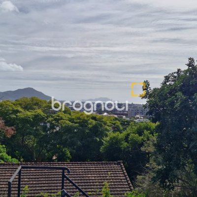 Casa de Condomínio com 400m², 4 quartos (sendo 4 suítes), 2 garagens, no bairro Ingleses do Rio Vermelho em Florianópolis