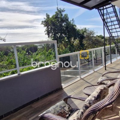 Casa de Condomínio com 400m², 4 quartos (sendo 4 suítes), 2 garagens, no bairro Ingleses do Rio Vermelho em Florianópolis