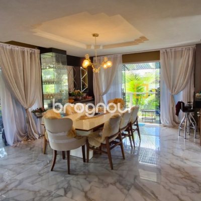 Casa de Condomínio com 400m², 4 quartos (sendo 4 suítes), 2 garagens, no bairro Ingleses do Rio Vermelho em Florianópolis