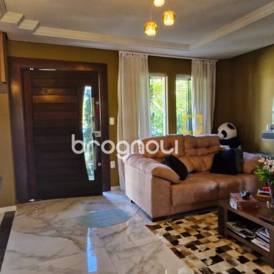 Casa de Condomínio com 400m², 4 quartos (sendo 4 suítes), 2 garagens, no bairro Ingleses do Rio Vermelho em Florianópolis