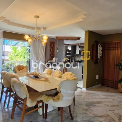 Casa de Condomínio com 400m², 4 quartos (sendo 4 suítes), 2 garagens, no bairro Ingleses do Rio Vermelho em Florianópolis