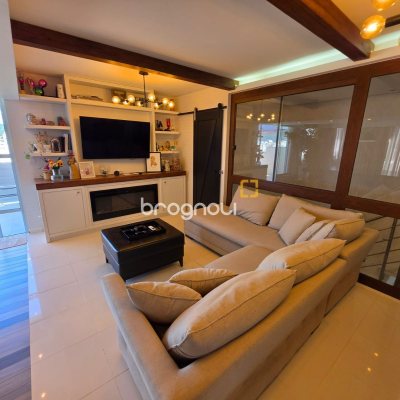 Cobertura com 223m², 5 quartos (sendo 1 suíte), 2 garagens, no bairro Trindade em Florianópolis