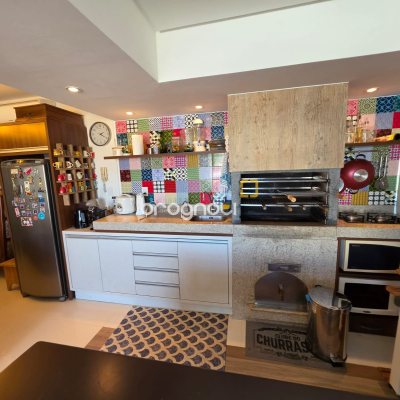 Cobertura com 223m², 5 quartos (sendo 1 suíte), 2 garagens, no bairro Trindade em Florianópolis