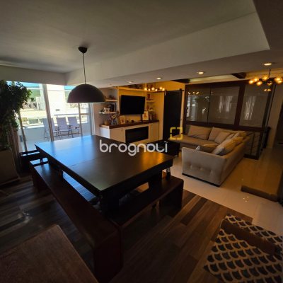 Cobertura com 223m², 5 quartos (sendo 1 suíte), 2 garagens, no bairro Trindade em Florianópolis