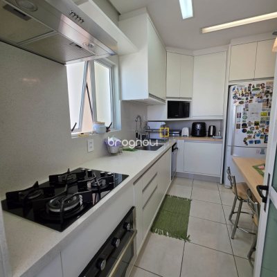Cobertura com 223m², 5 quartos (sendo 1 suíte), 2 garagens, no bairro Trindade em Florianópolis