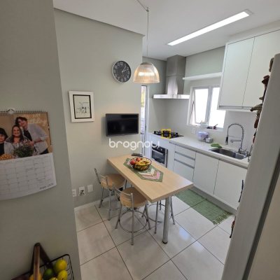 Cobertura com 223m², 5 quartos (sendo 1 suíte), 2 garagens, no bairro Trindade em Florianópolis