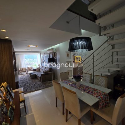 Cobertura com 223m², 5 quartos (sendo 1 suíte), 2 garagens, no bairro Trindade em Florianópolis