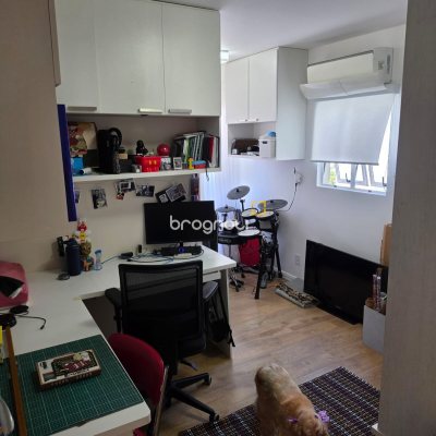 Cobertura com 223m², 5 quartos (sendo 1 suíte), 2 garagens, no bairro Trindade em Florianópolis