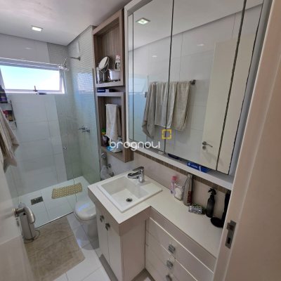 Cobertura com 223m², 5 quartos (sendo 1 suíte), 2 garagens, no bairro Trindade em Florianópolis
