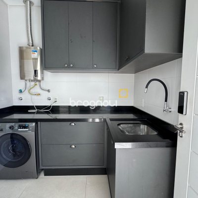 Casa de Condomínio com 261m², 4 quartos (sendo 4 suítes), 1 garagem, no bairro Cachoeira do Bom Jesus em Florianópolis