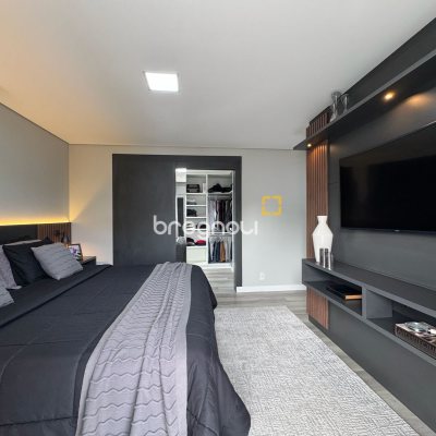 Casa de Condomínio com 261m², 4 quartos (sendo 4 suítes), 1 garagem, no bairro Cachoeira do Bom Jesus em Florianópolis