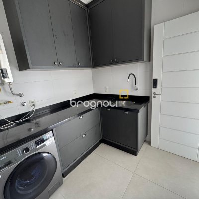 Casa de Condomínio com 261m², 4 quartos (sendo 4 suítes), 1 garagem, no bairro Cachoeira do Bom Jesus em Florianópolis