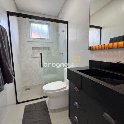 Casa de Condomínio com 261m², 4 quartos (sendo 4 suítes), 1 garagem, no bairro Cachoeira do Bom Jesus em Florianópolis