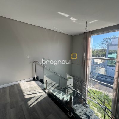 Casa de Condomínio com 261m², 4 quartos (sendo 4 suítes), 1 garagem, no bairro Cachoeira do Bom Jesus em Florianópolis