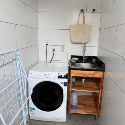 Casa com 165m², 3 quartos (sendo 3 suítes), 2 garagens, no bairro Campeche em Florianópolis
