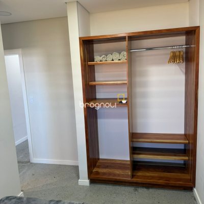 Casa com 165m², 3 quartos (sendo 3 suítes), 2 garagens, no bairro Campeche em Florianópolis